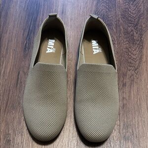 MIA Taupe Slip-On Flats 7 1/2 7.5